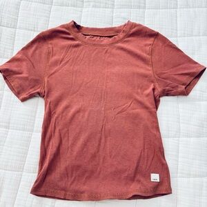 Vuori Fitted Pose Tee